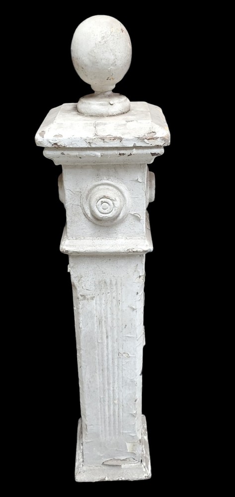 Raised Bullseye Newel Post GAM0274