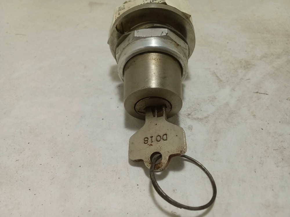 Allen-Bradley 800T-J631 Ser T Selector Switch (E1B1)