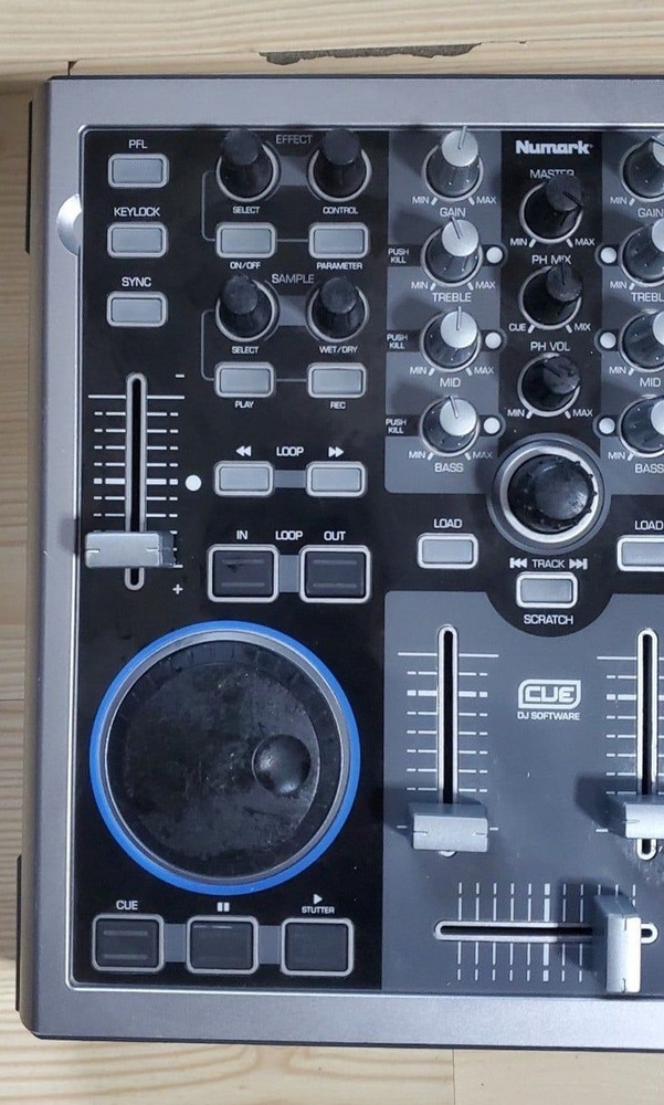 Numark Total Control DJ Double Mixing Deck with USB cable