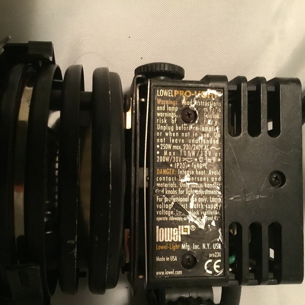 Lowel 230 Pro Light kit