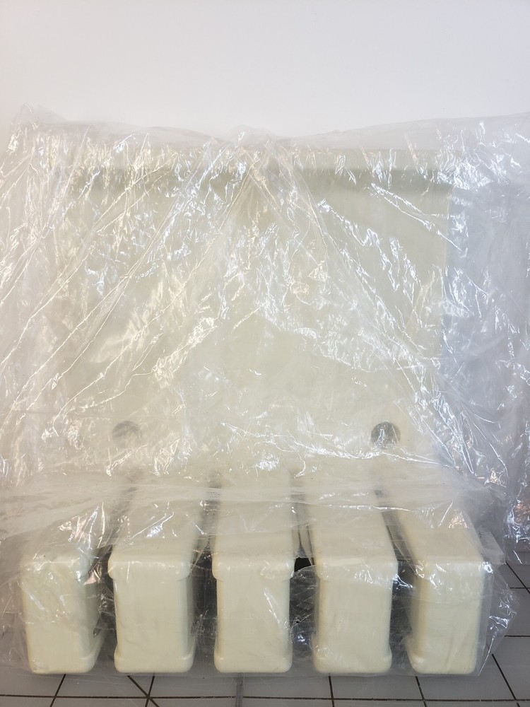 UNDER CABINET KNIFE HOLDER, WHITE