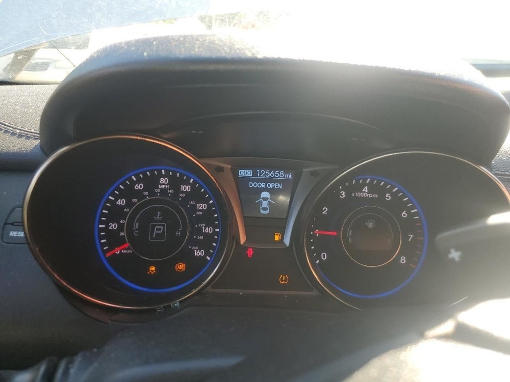 GENESIS 2013 Glove Box 4907864