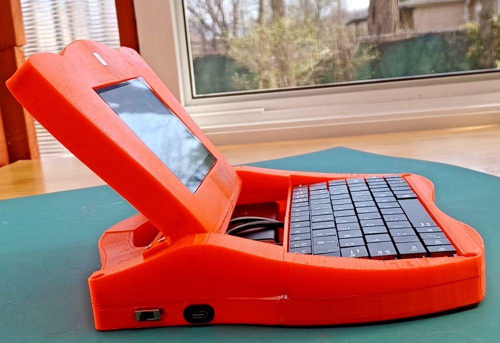 Apple Newton eMate - Inspired Custom 3D-printed RISC-V Linux Laptop