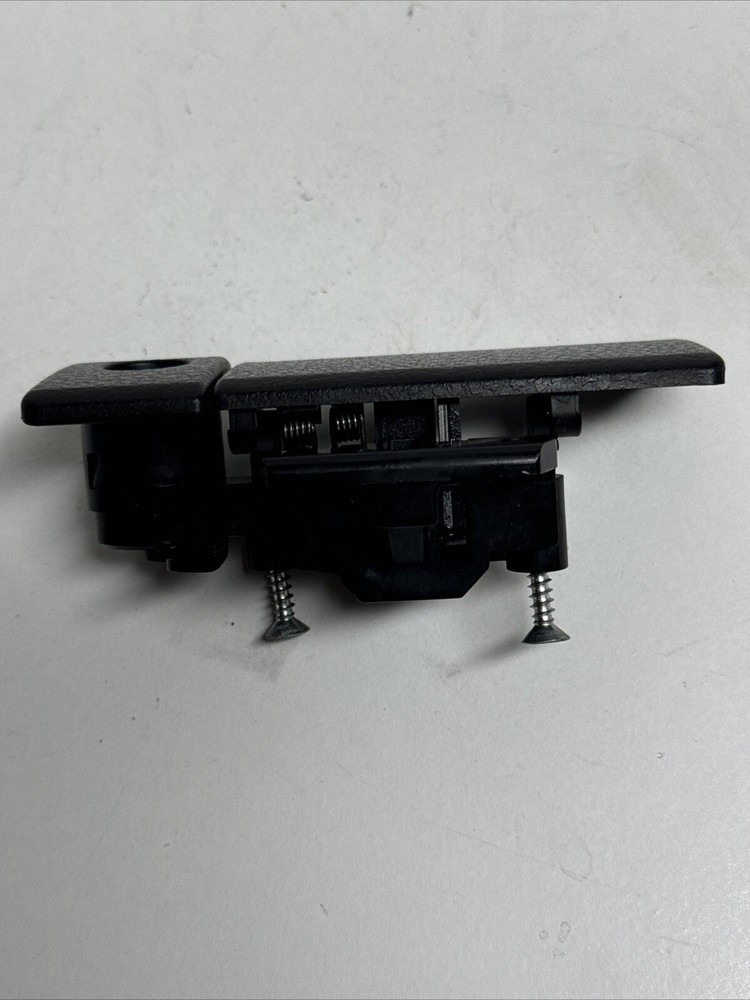 2007 Suzuki Vitara Glove Box Latch Assembly Handle Black No Key