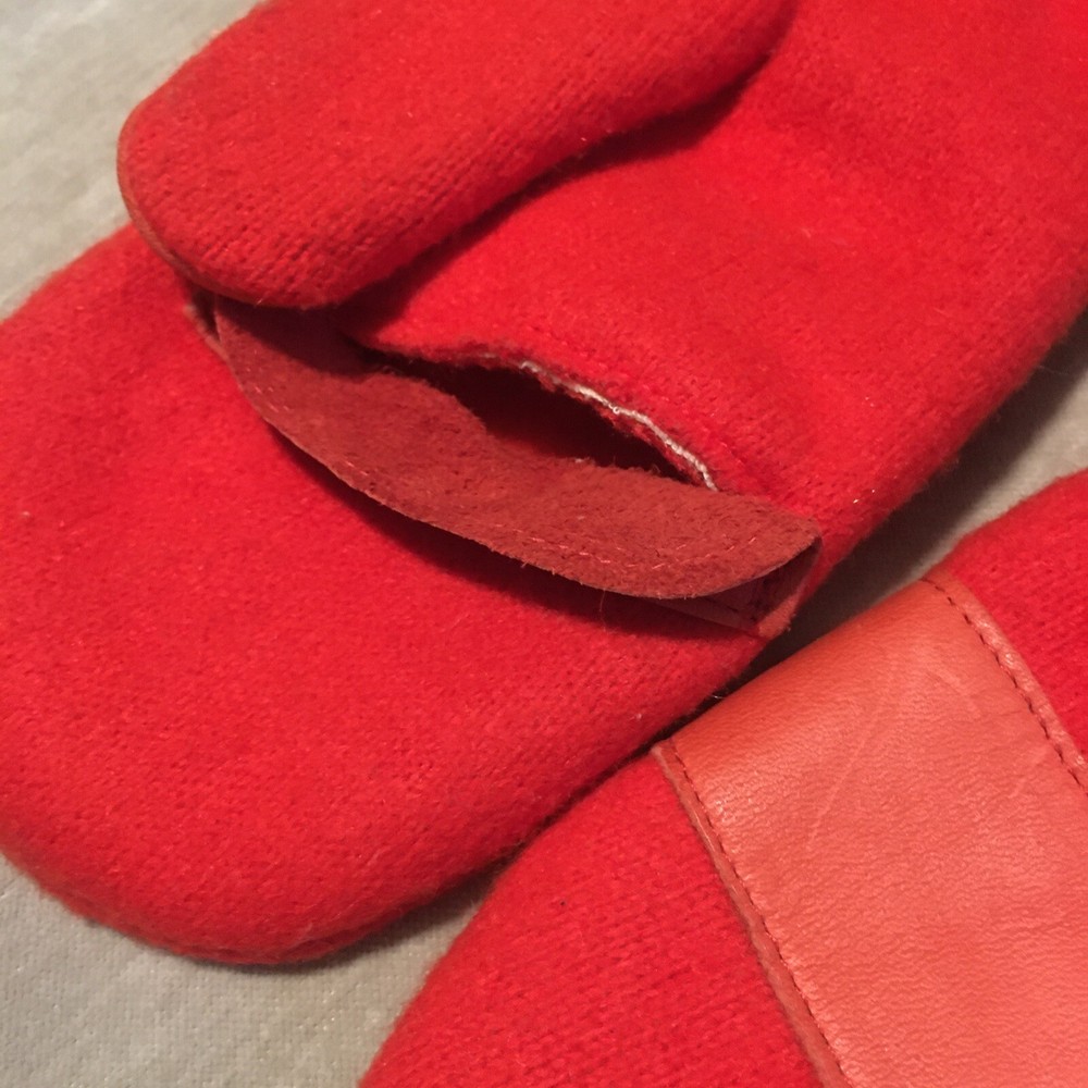 Nichol’s Vintage hunting mittens