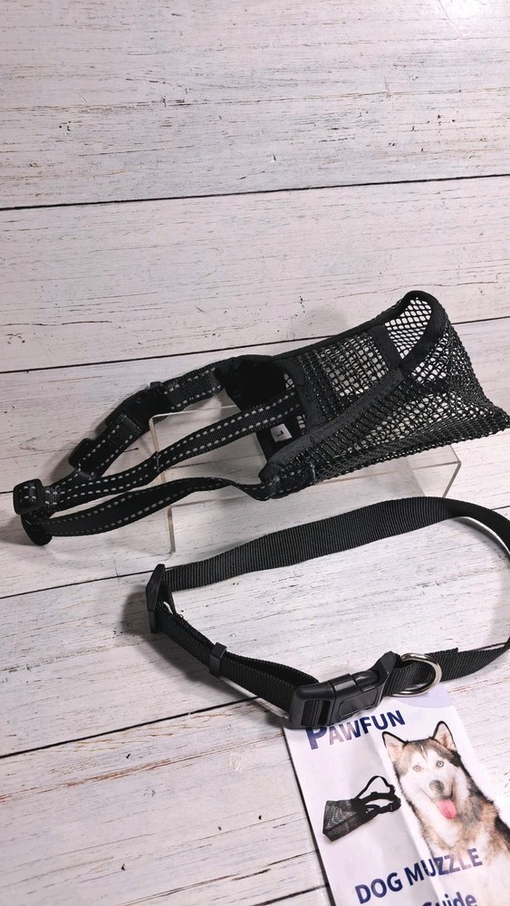 Mesh Dog Muzzle, Breathable Soft Dog Muzzle with 3 Reflective Straps Size: Large