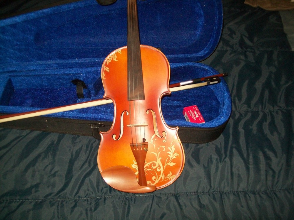 4/4 Full size violin
