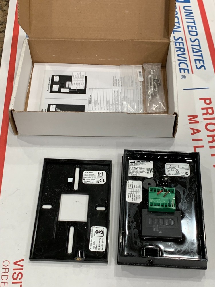 HID 920PTNNEK00000 multiCLASS RP40 Wall Switch Reader New