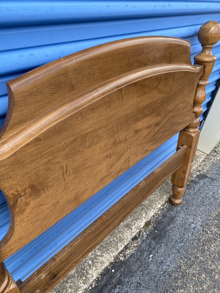 Kling Colonial (Ethan Allen) Solid Maple Twin size Cannonball Headboard