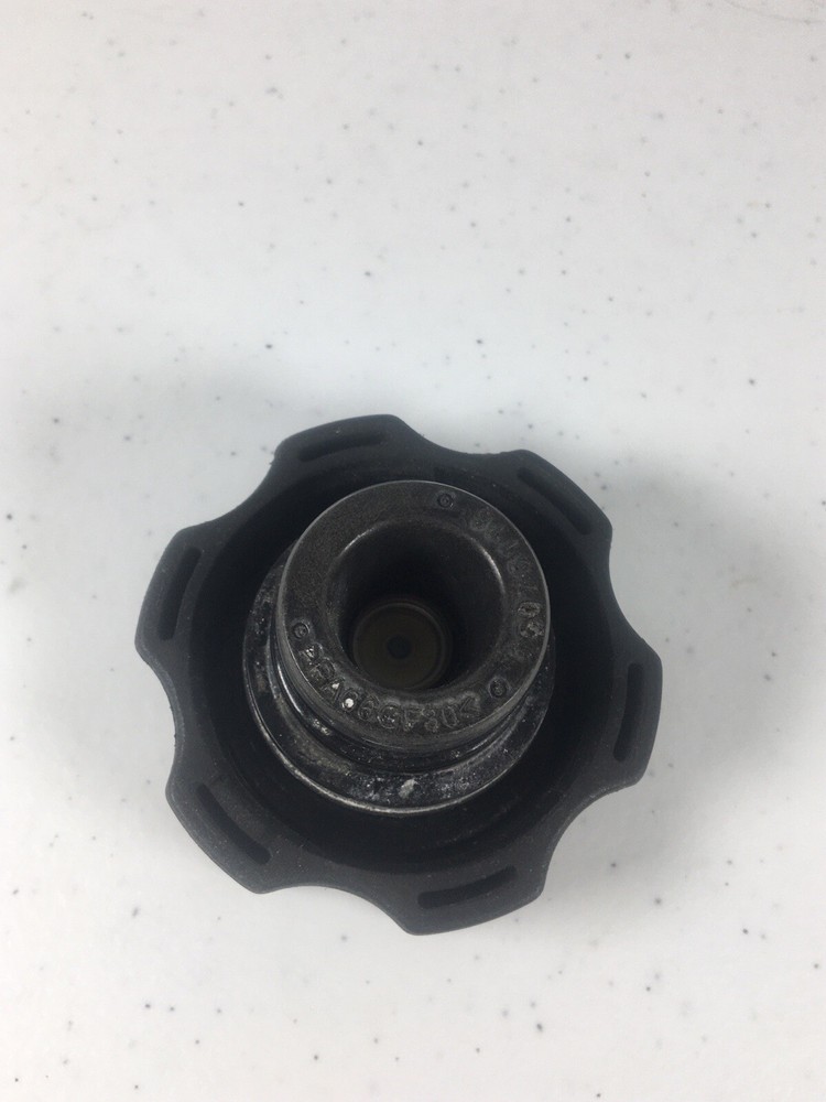 COOLANT RESERVOIR/SURGETANKCAP pre Oned Great Condition