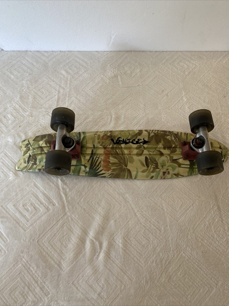 Globe Bantam Graphic Complete Skateboard - 23in x 6in