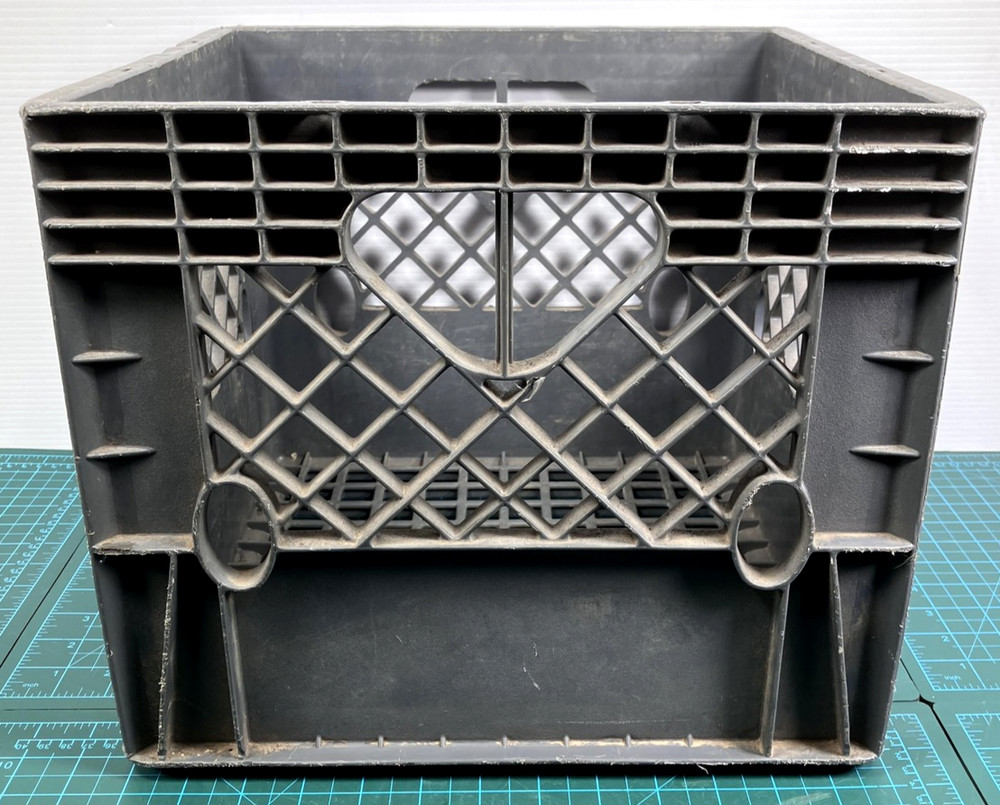 Vintage Darigold Commercial Milk Dairy Crate Stackable Storage Bin Box Used
