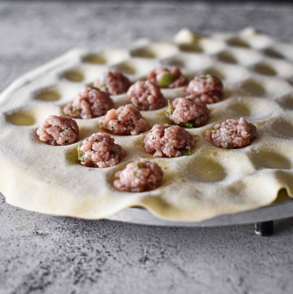 METAL DUMPLING MAKER (MOLD FOR PREPARING DUMPLINGS)