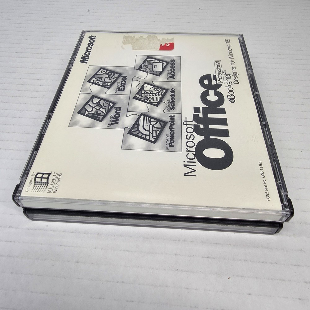 VTG Microsoft Office Professional & Bookshelf 7.0 CD-ROM Set Windows 95 UNTESTED