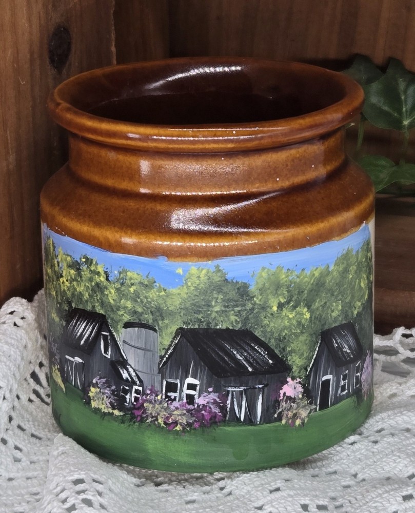 stoneware crock w/ summer barn (26050) hand painted