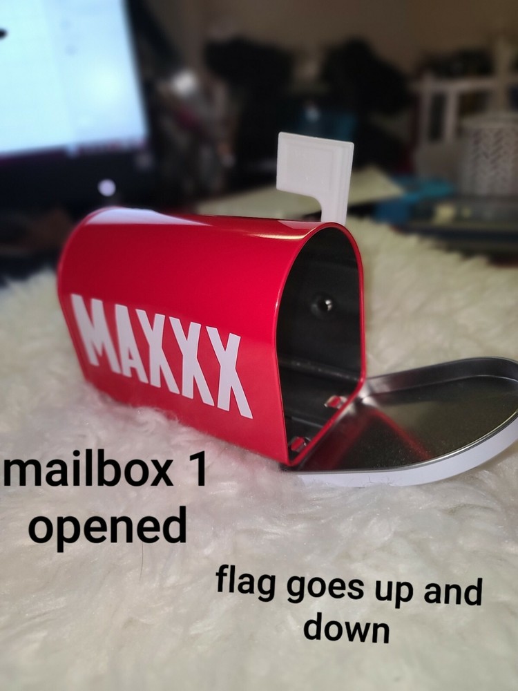 Personalized Valentine tin mailbox