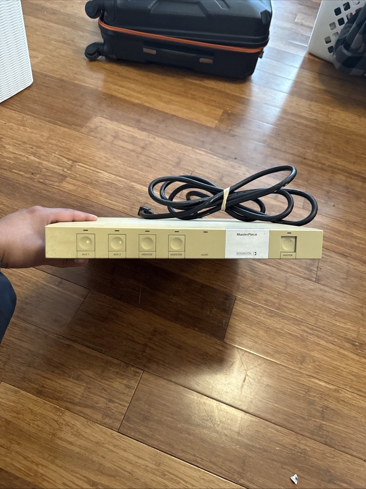 Kensington 62102 Master Piece Plus Surge Protector