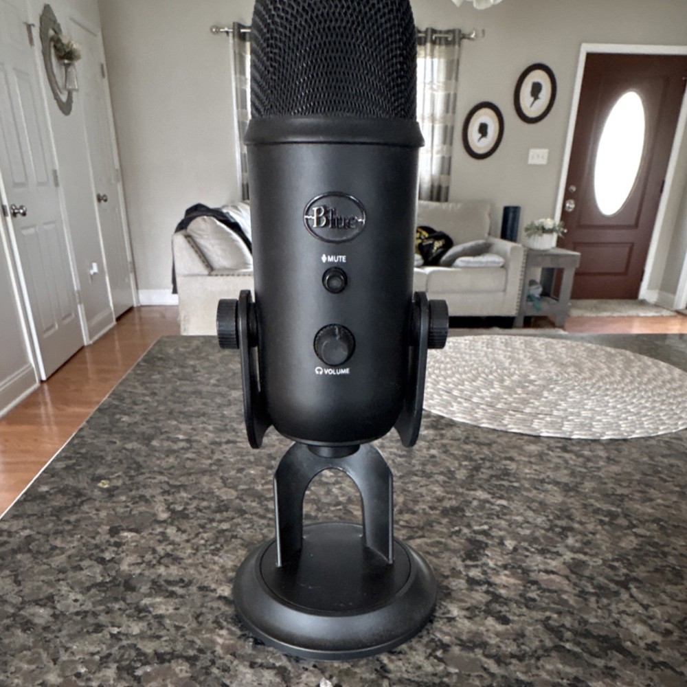 Blue Yeti USB Microphone Black with Mute, Volume Control, Adjustable Stand