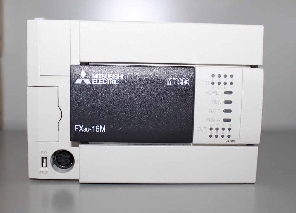 New Mitsubishi FX3U-16MR-DS Programmable Controller FX3U16MRDS Expedited Ship