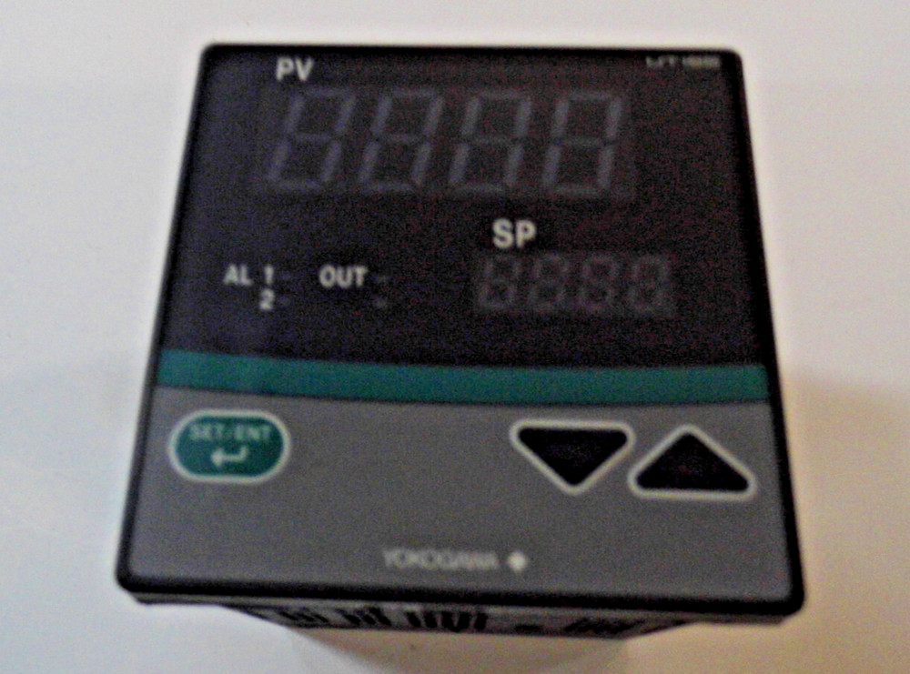 YOKOGAWA TEMPERATURE CONTROLLER UT155-RN/AL