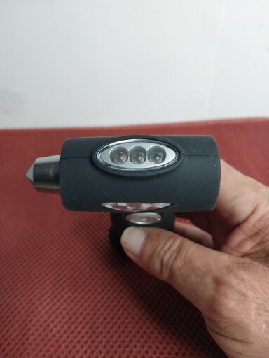 Auto Escape Safety Tool Dynamo With Light and Seatbelt Cutter
