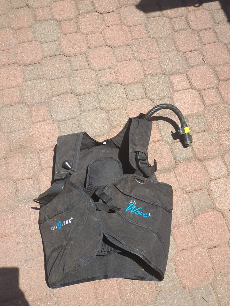 AQUA LUNG WAVE Scuba BCD  Size L Buoyancy Control Device