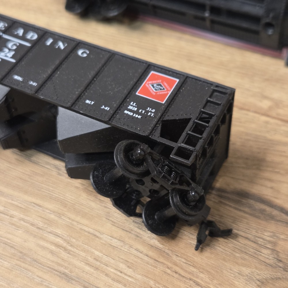 Life Like Trains Trail Blazer HO Scale Electric Train and Controller Only READ