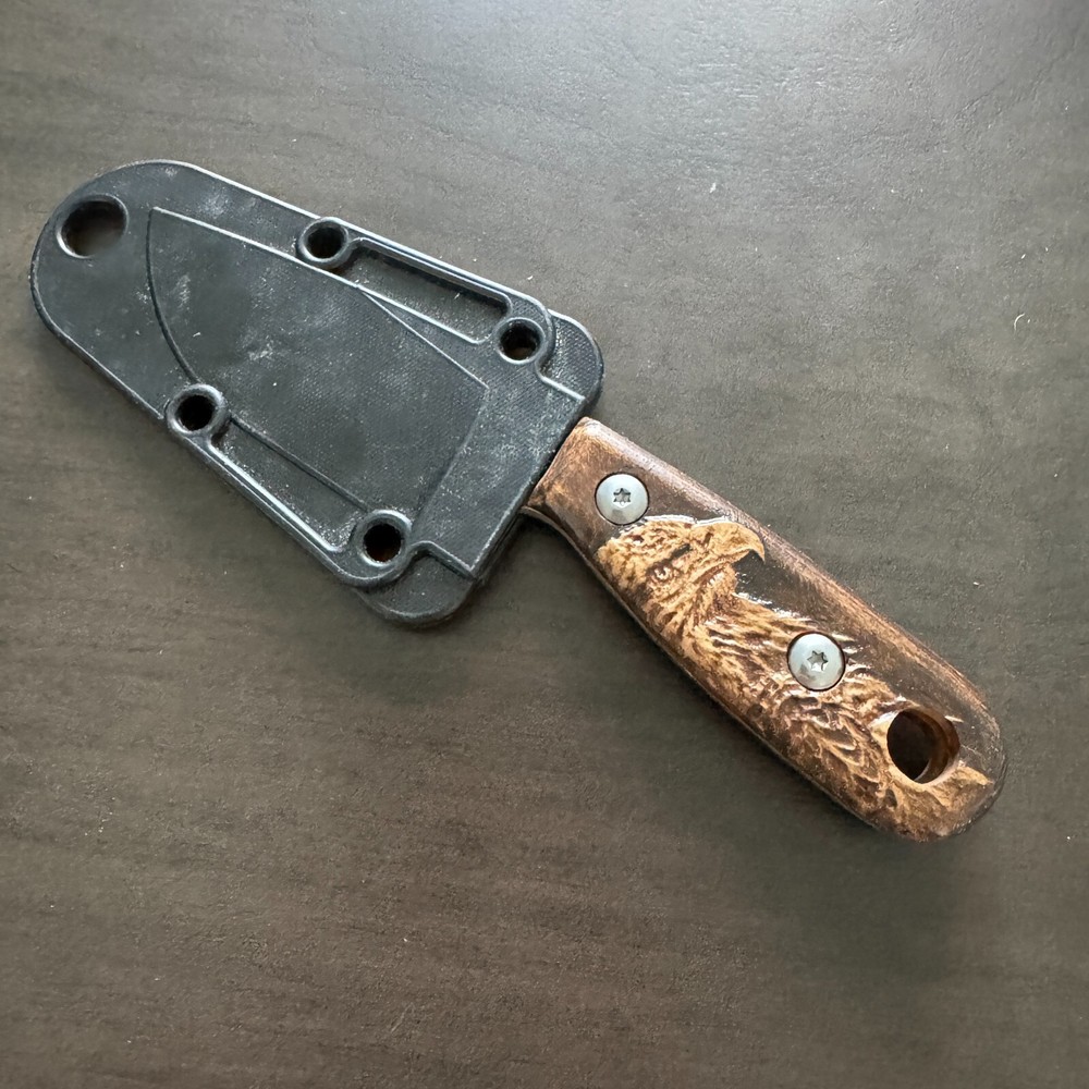 Eagle scales for ESEE Izula extended walnut (w/Hardware)