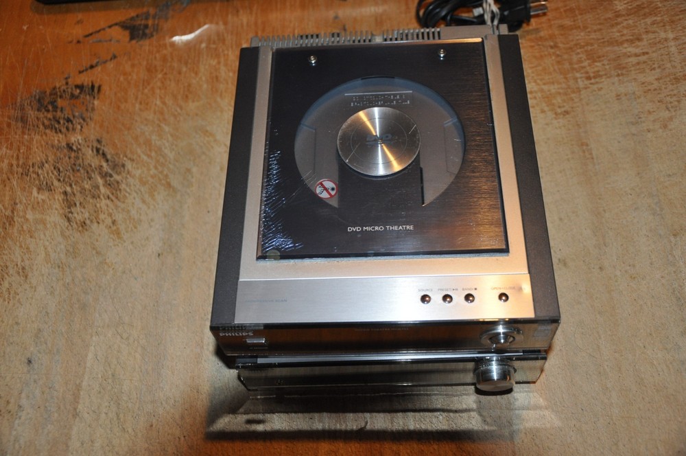 Philips MCD 702/37 Micro Theater DVD/CD Player Tuner Amplifier 2006 Untested