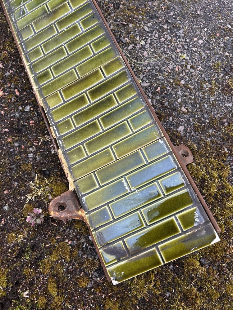 Brick Effect Reclaimed Glazed Victorian Green 10 tile set With Cast Iron Insert