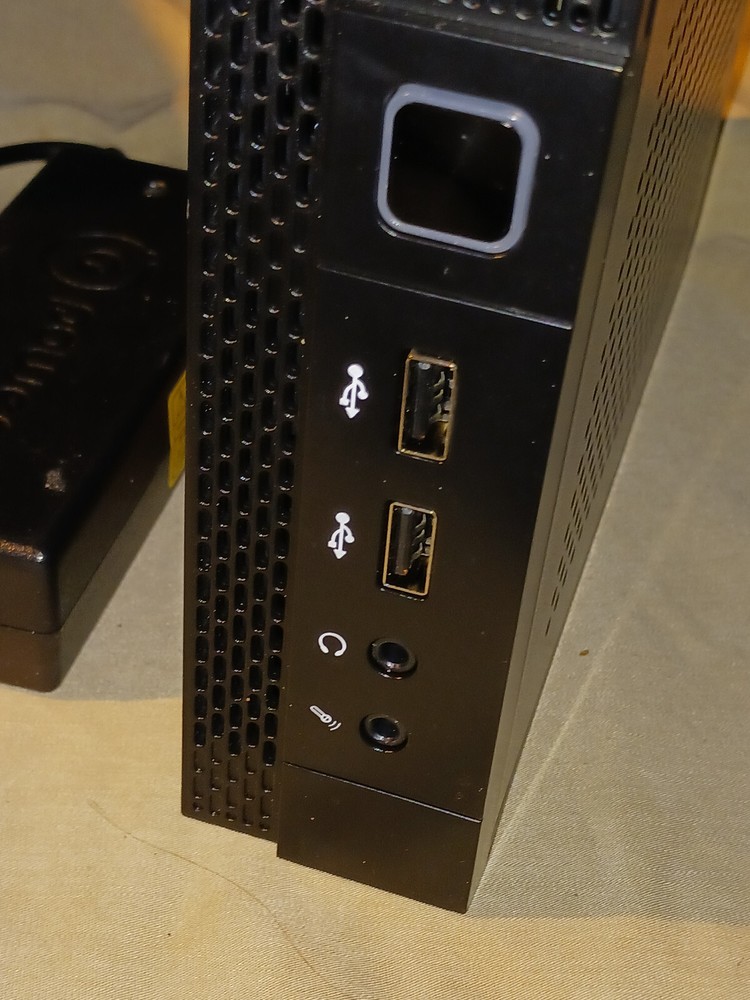 Slim mini ITX Computer