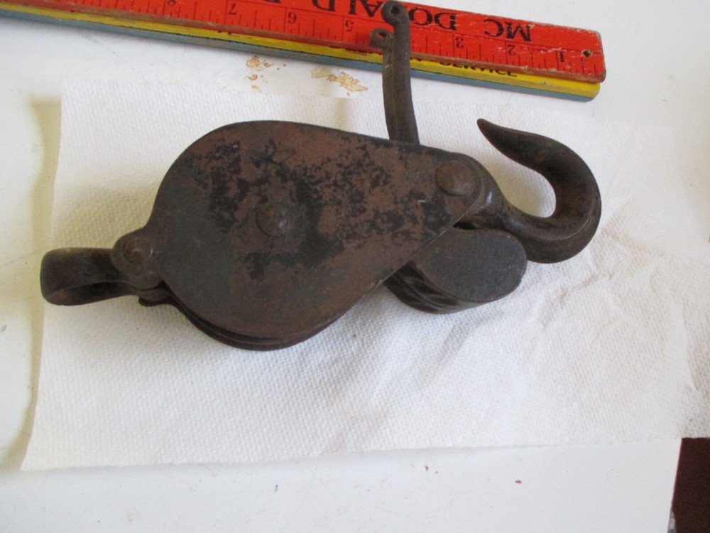 Vintage Star Double Pulley No. 2 with rope pull releases