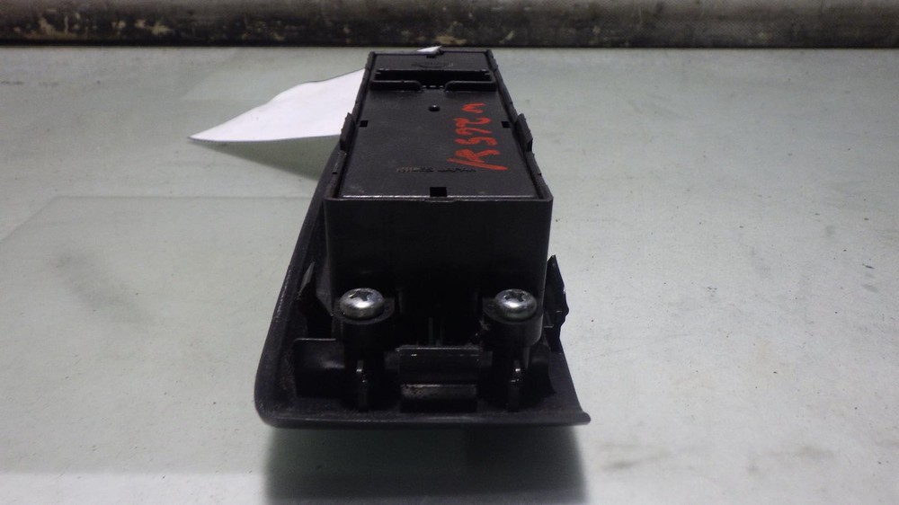 03 INFINITI G35 Front Door Switch