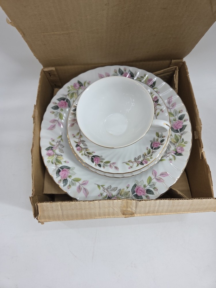 4 Piece Place Setting Island Rose Fine Translucent China Original Boxes