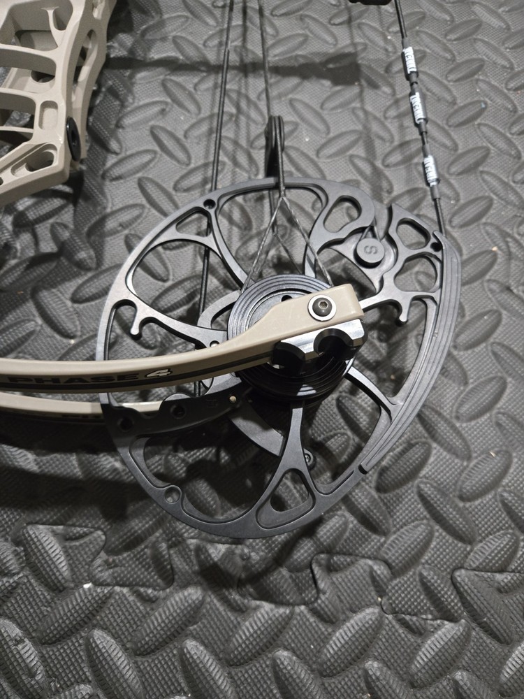 Mathews Phase 4 29 w THREADZ Strings And Cables