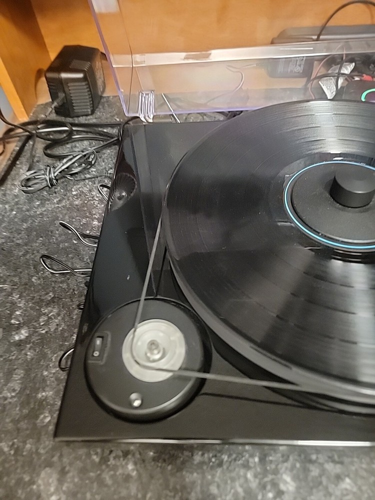 Music Hall MMF-7 Turntable Working Condition