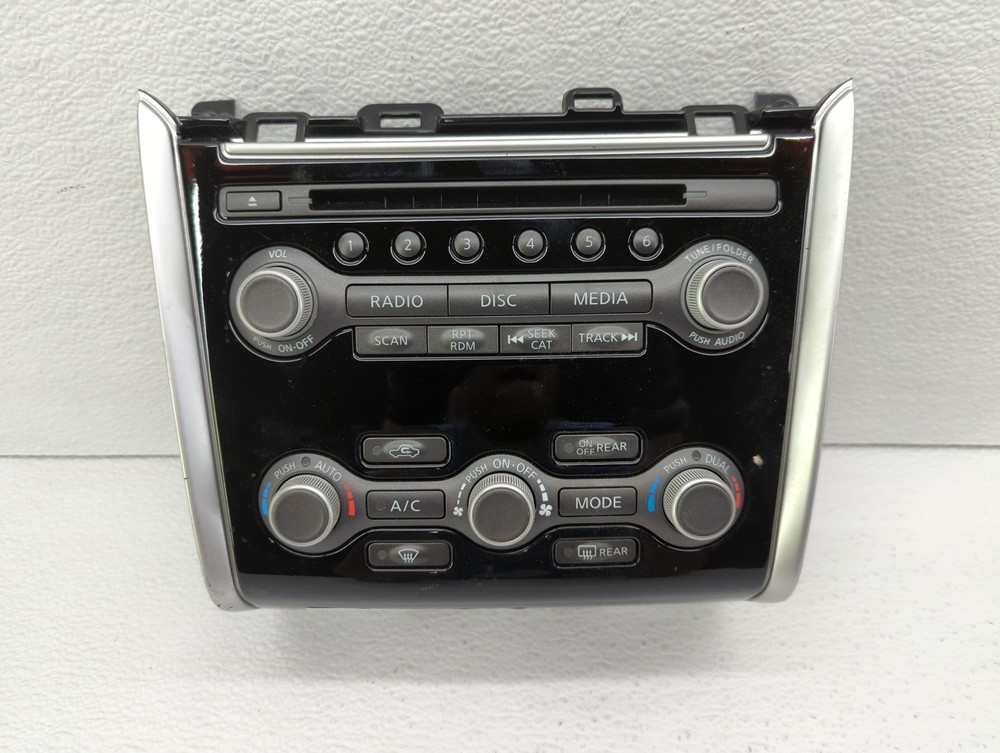 Nissan Pathfinder Radio Control Panel ZW8CN