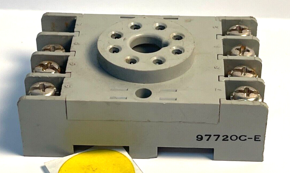 97720C-E 8-PIN 8-CONNECTION RELAY SOCKET