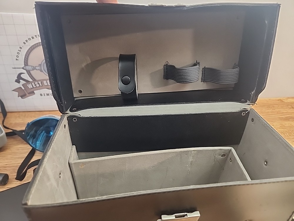 Vintage Polaroid Automatic 210 Land camera With Original Case