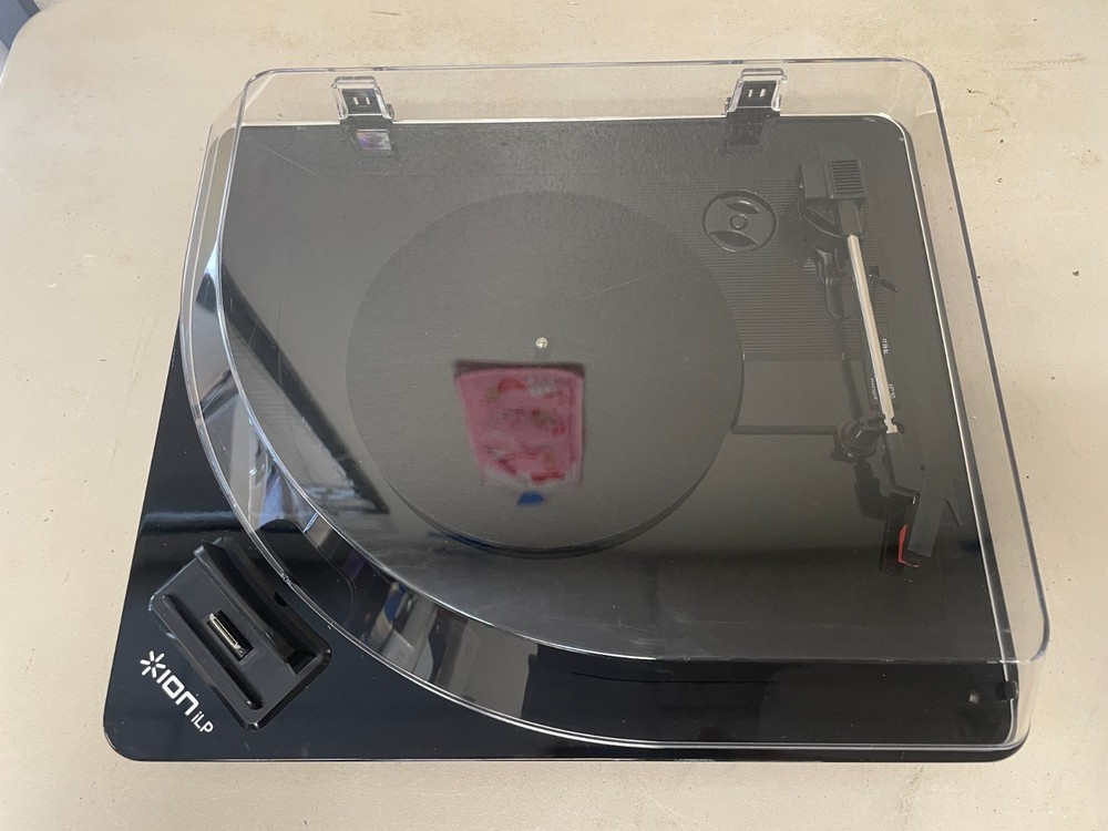 ION Audio iLP USB Turntable Record Player Digital Conversion for iPad iPhone