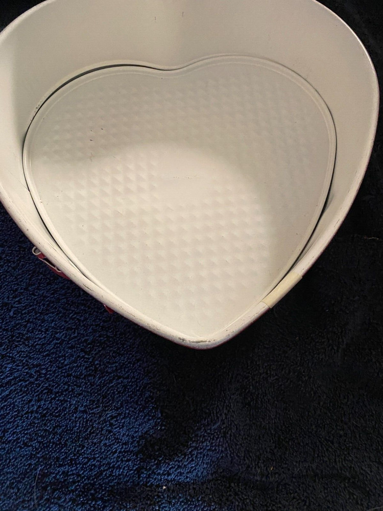 Nonstick Heart Springfoam Pan, 9 x 10, pre-owned