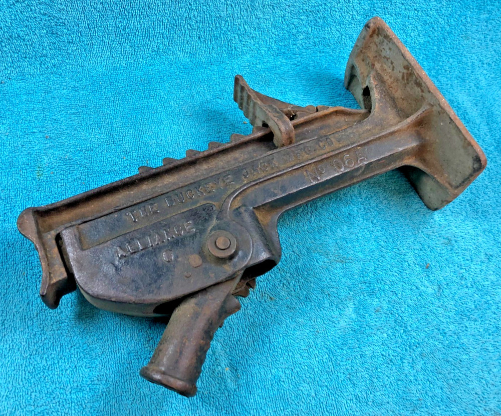 Original 1920's 1930's CADILLAC Script Accessory Buckeye Jack Model 06A WORKS