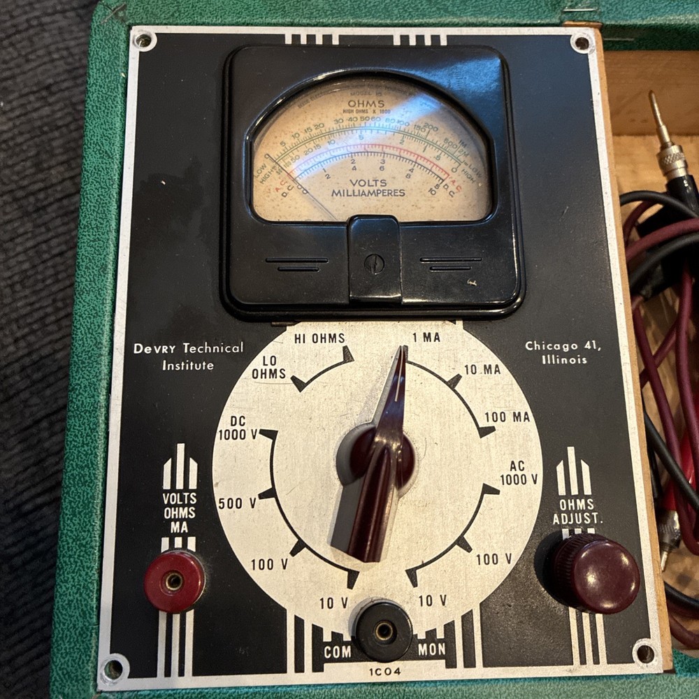 Vintage DeVry Technical Institute model 1c04 Multimeter Ohmmeter Voltmeter