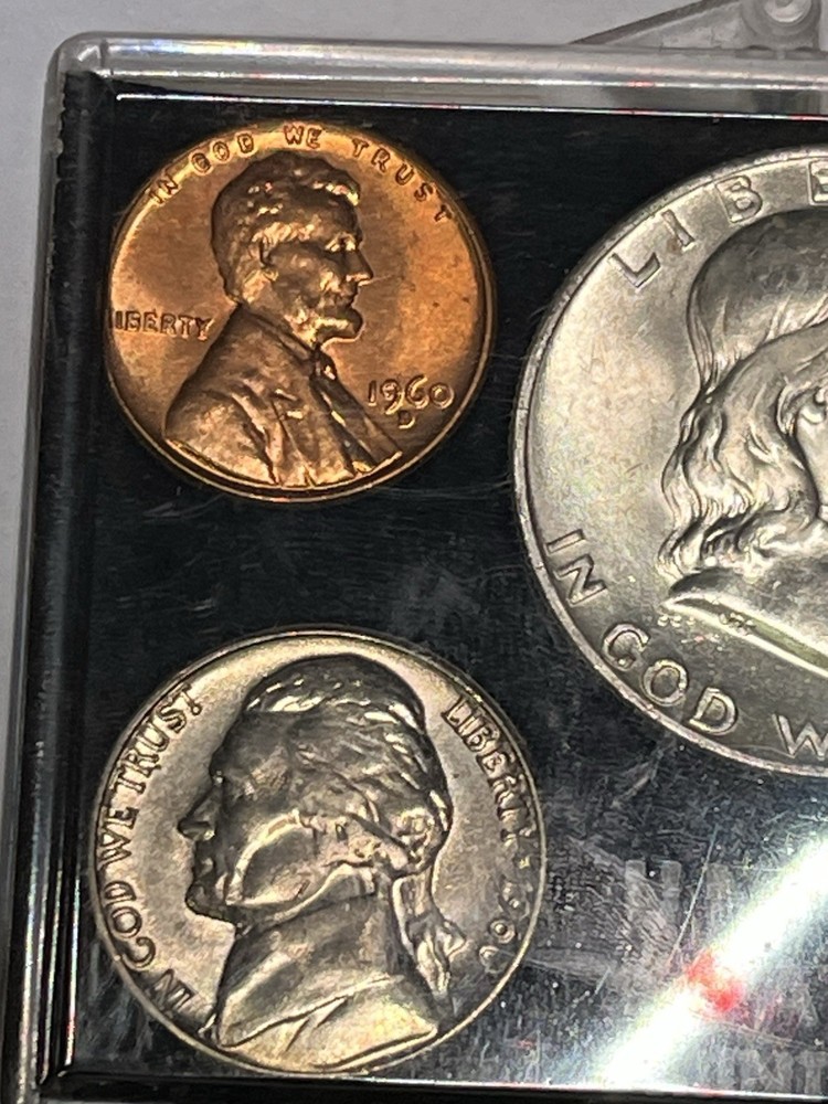 1960 D MINT SET IN CASE