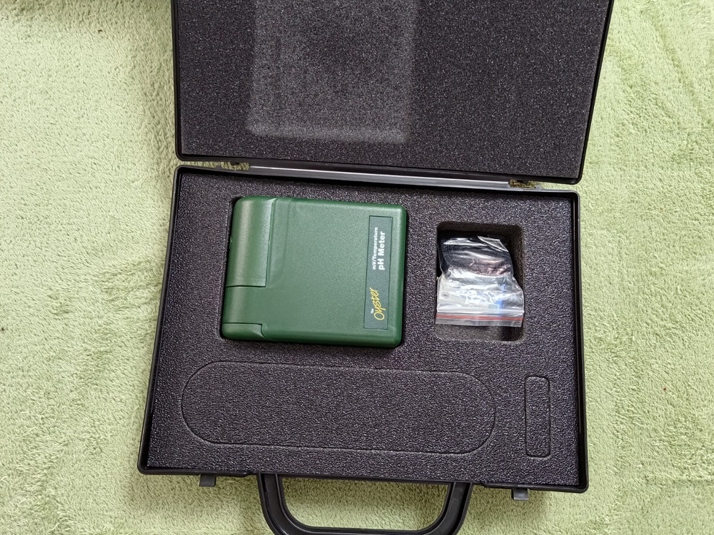 THE OYSTER 10 SERIES pH/mV EXTECH INSTRUMENTS TEMPERATURE METER
