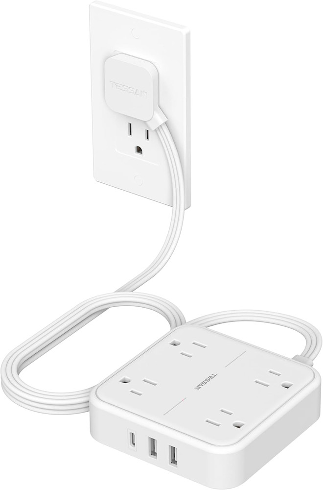 Surge Protector Flat Extension Cord 5Ft, Flat Plug Power Strip with Outlets US