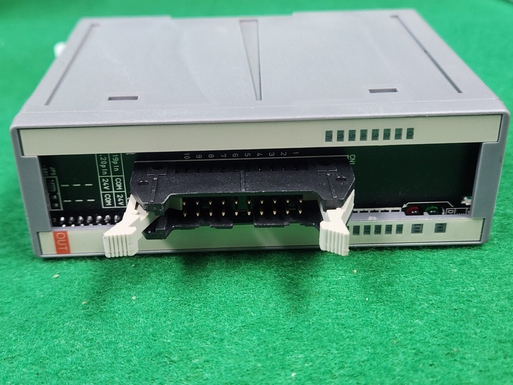 YAMATAKE SAB10-TA16J3A Controller, USED