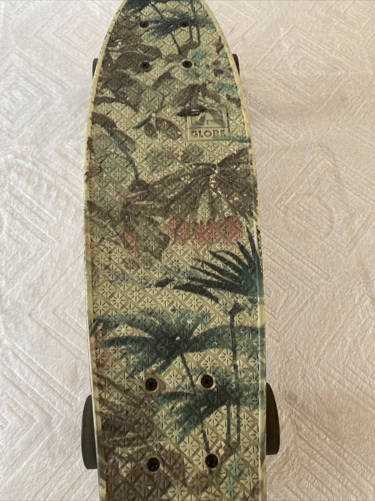 Globe Bantam Graphic Complete Skateboard - 23in x 6in