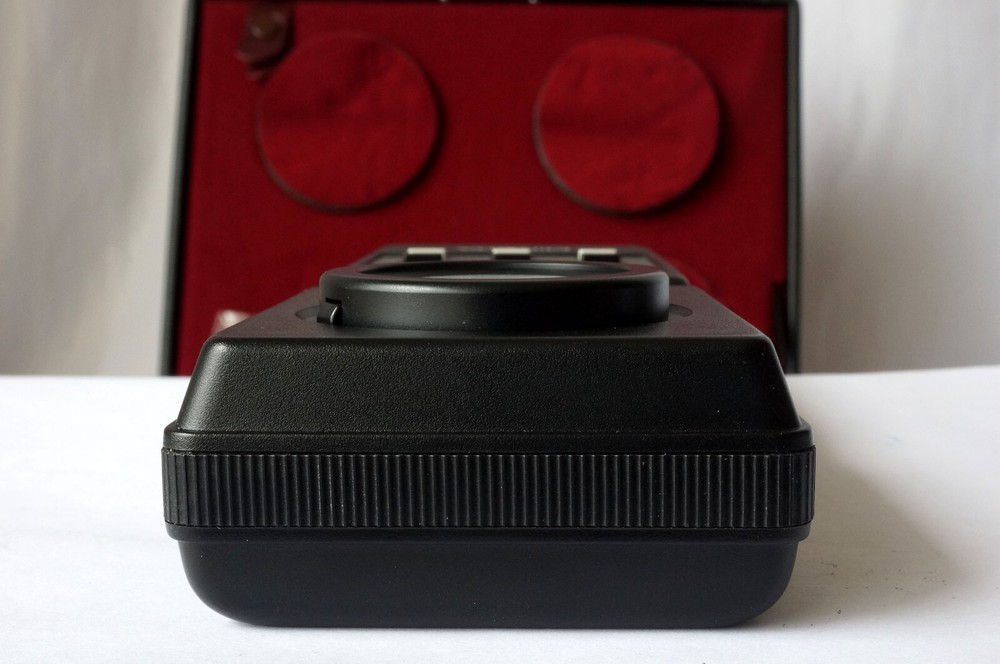 Konica Minolta CL-100 Chroma Meter Unused with a Hard Case