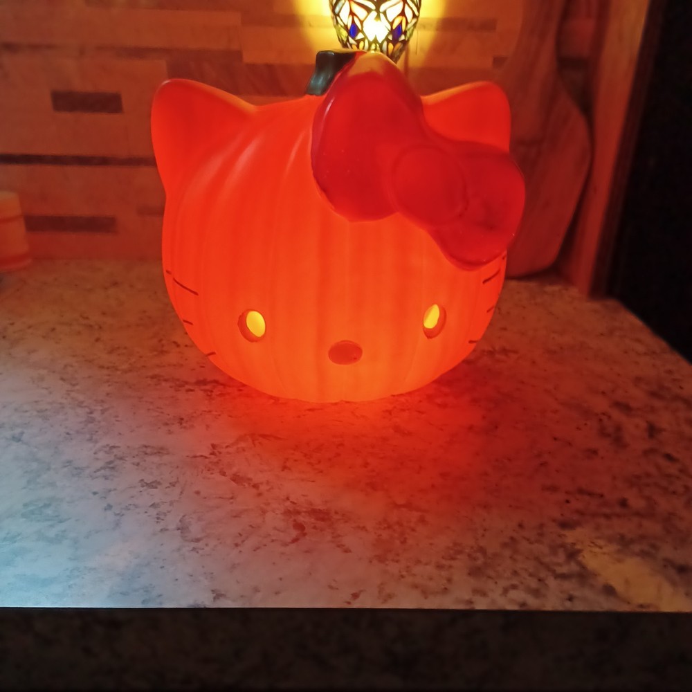2014 Hello kitty blowmold Pumpkin Halloween Decor Works